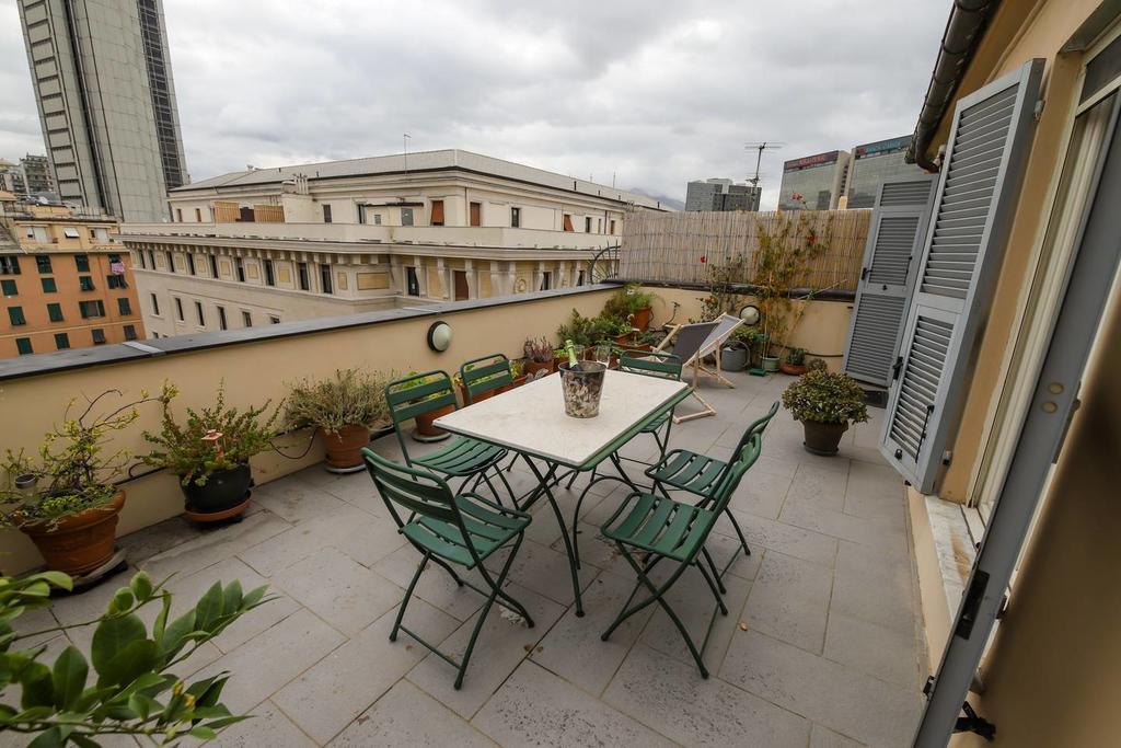 Altido Apt For 3 With Rooftop Balcony And Lovely Cityview Génova Exterior foto